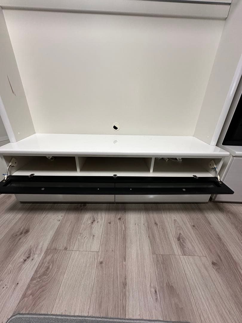 ホワイト大型テレビボード