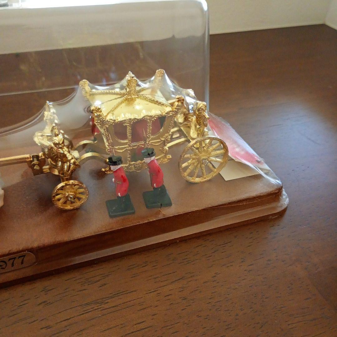 エリザベス女王　シルバージュビリー　馬車　パレード　イギリス王室