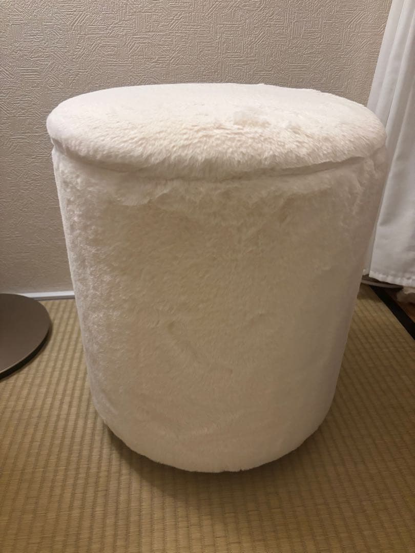 【匿名配送】ホワイトファー　スツール　キャスター付き