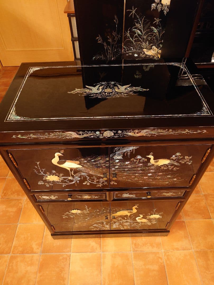 螺鈿　細工キャビネット　送料込みに変更