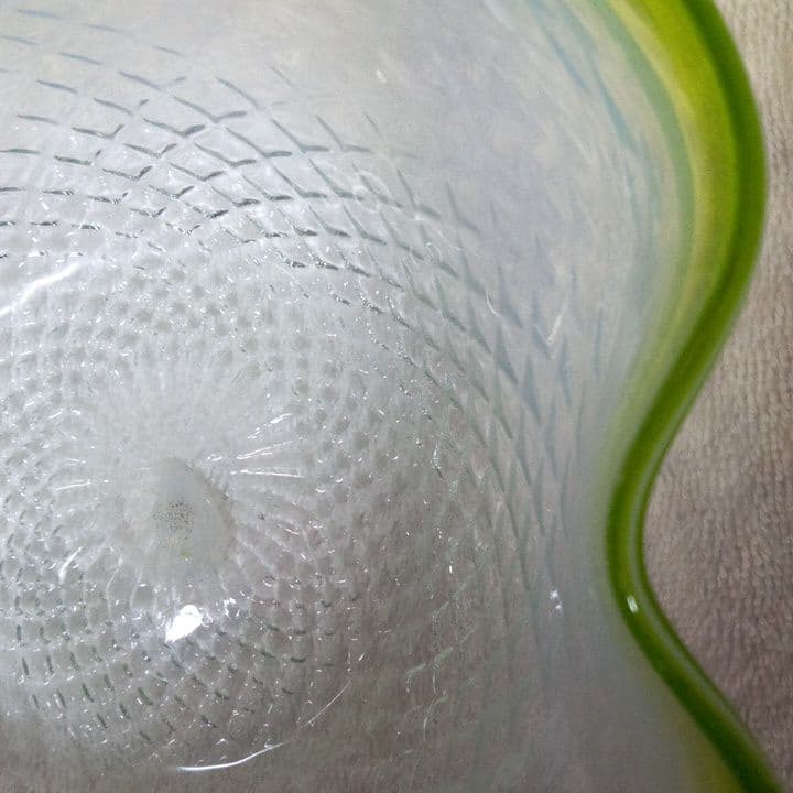 ガラス　食器　花器　緑色　緑　みどり　吹きガラス　鉢　色ガラス　グリーン