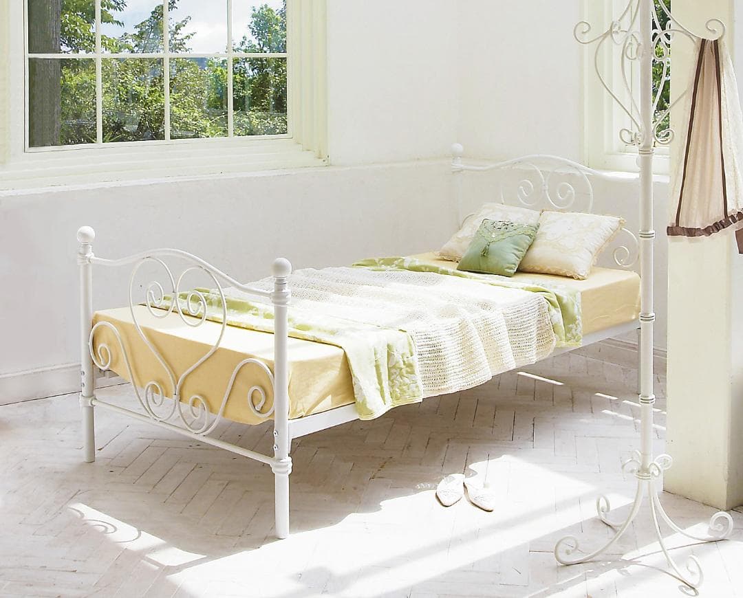 【シングル　ホワイト】かわいらしいアイアンシンデレラベッド