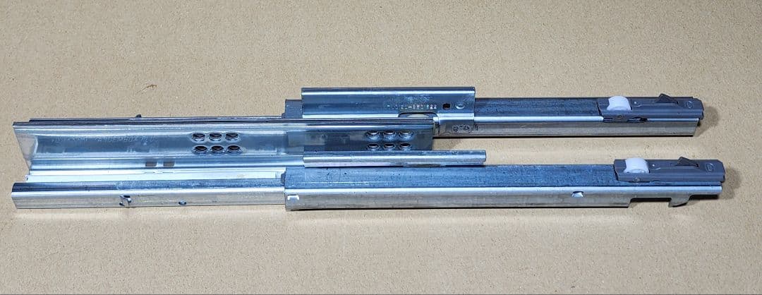 日本一安いBlum 558. 2701A LR×(20セット)浅引き出し用レール