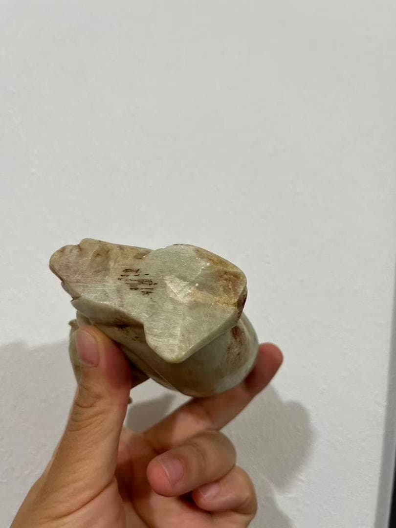 羅漢と猿の石彫刻