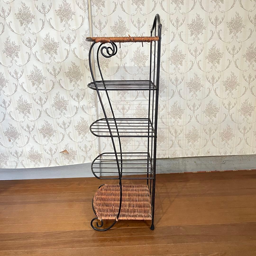 【アンティーク】アイアンフレーム ラタン 籐 ラック 飾り棚 シェルフ 古道具