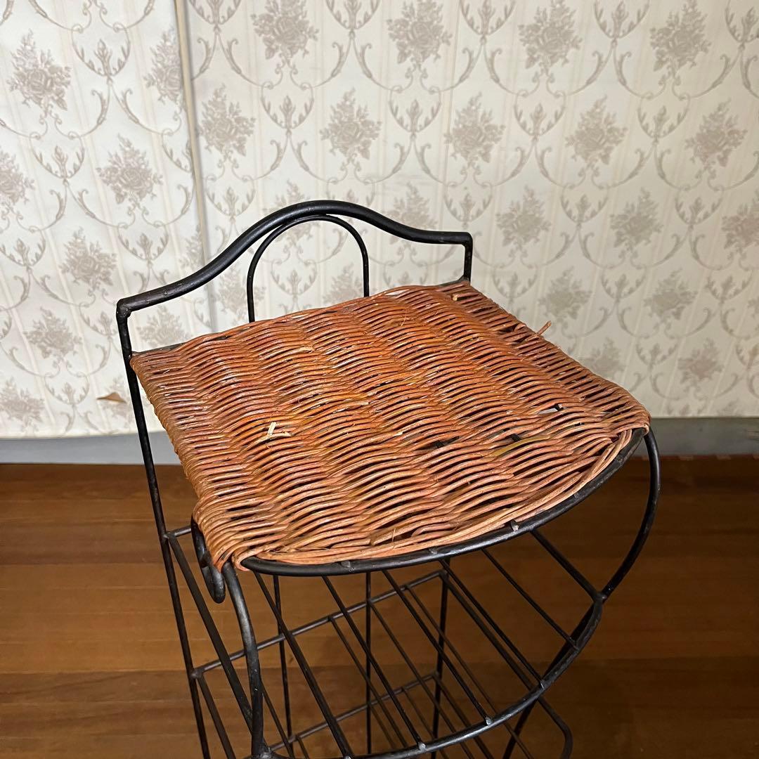 【アンティーク】アイアンフレーム ラタン 籐 ラック 飾り棚 シェルフ 古道具