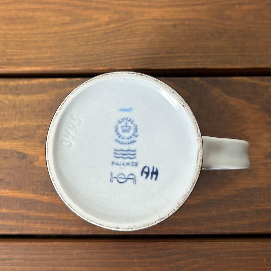 ロイヤルコペンハーゲン　1974 イヤーマグ　smallサイズ