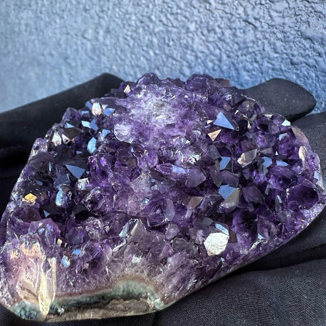 濃紫の煌めきウルグアイ産☆キラキラ☆アメジストクラスターパワーストーンA1136