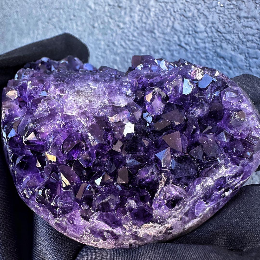 濃紫の煌めきウルグアイ産☆キラキラ☆アメジストクラスターパワーストーンA1136