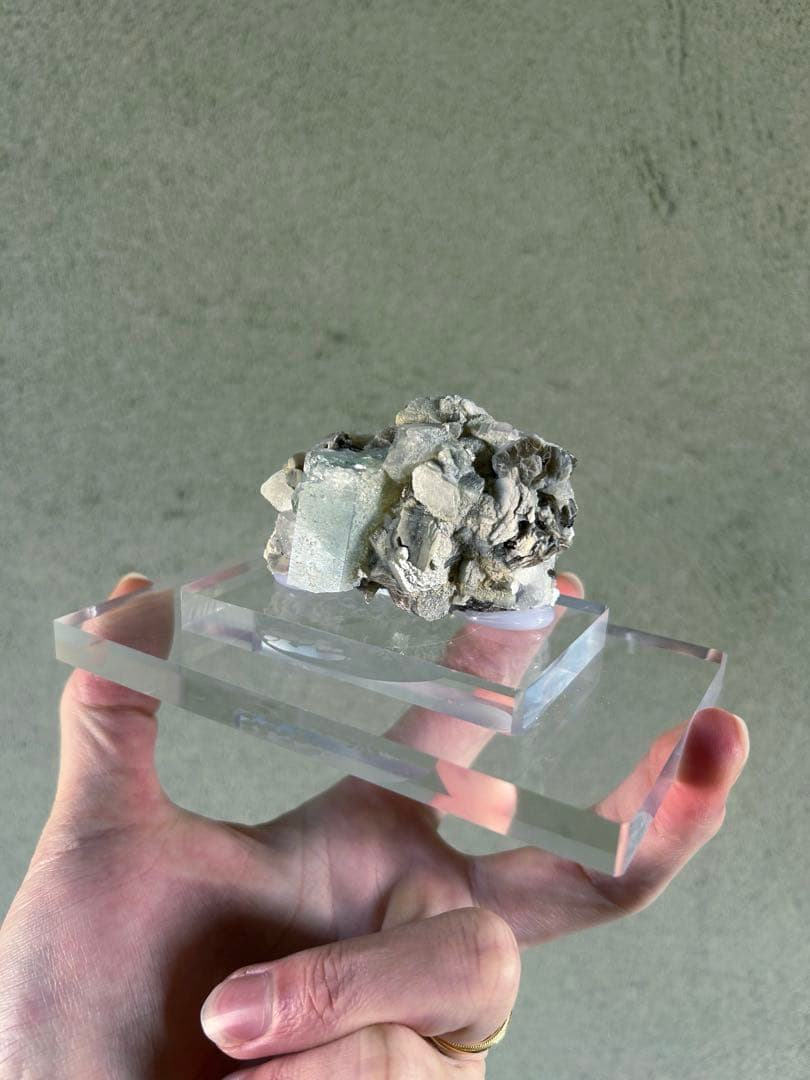 アクアマリン アクリル台座付き 原石 ミネラル