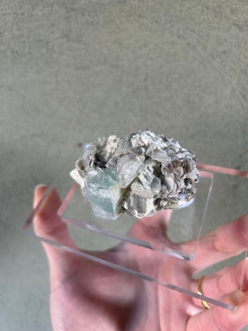 アクアマリン アクリル台座付き 原石 ミネラル