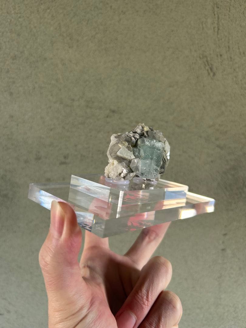 アクアマリン アクリル台座付き 原石 ミネラル