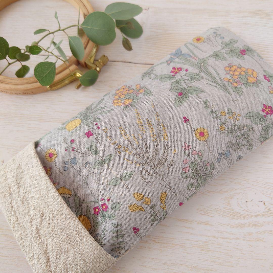 手刺繍入あずき/小豆のアイピロー【白猫とエノコログサ】