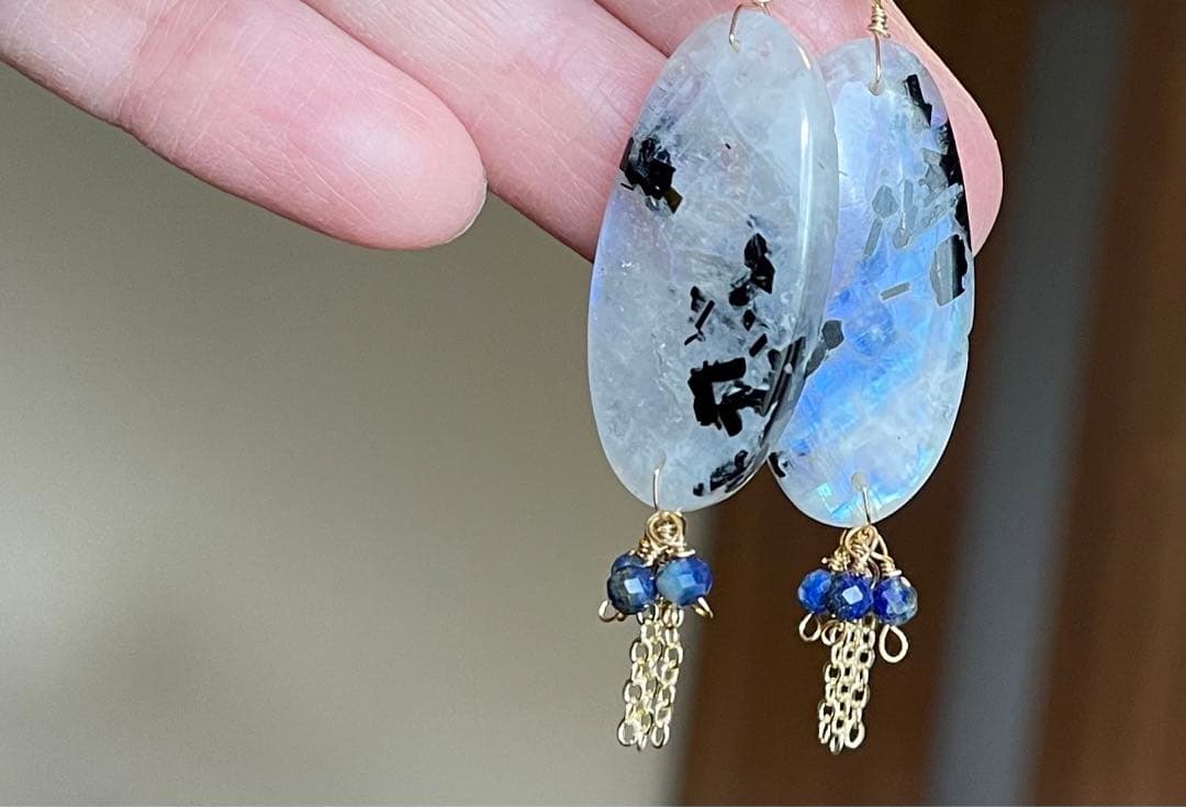 希少1ペアのみ ブラックトルマリン入りレインボームーンストーン