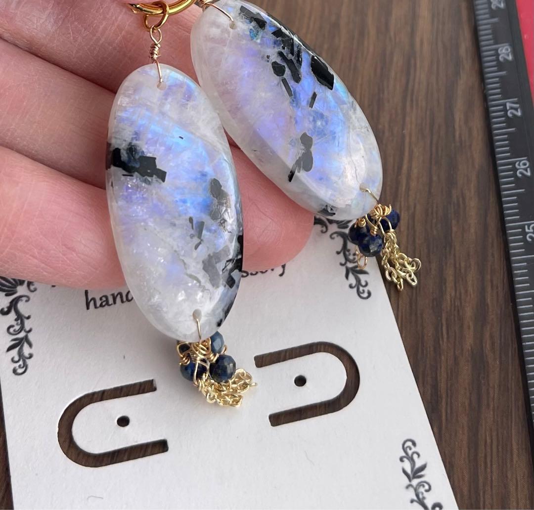 希少1ペアのみ ブラックトルマリン入りレインボームーンストーン