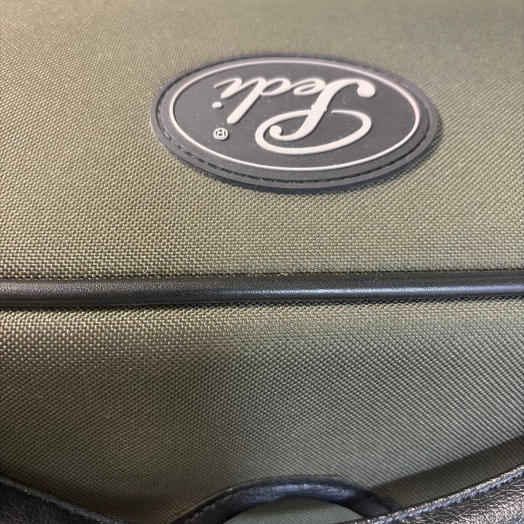 バイオリン　ケース　pedi (カタログより2.3kg)