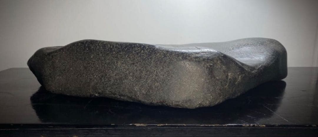 6952 瀬田川真黒石 ウブ 横47(cm)重量:12kg 水石 盆石