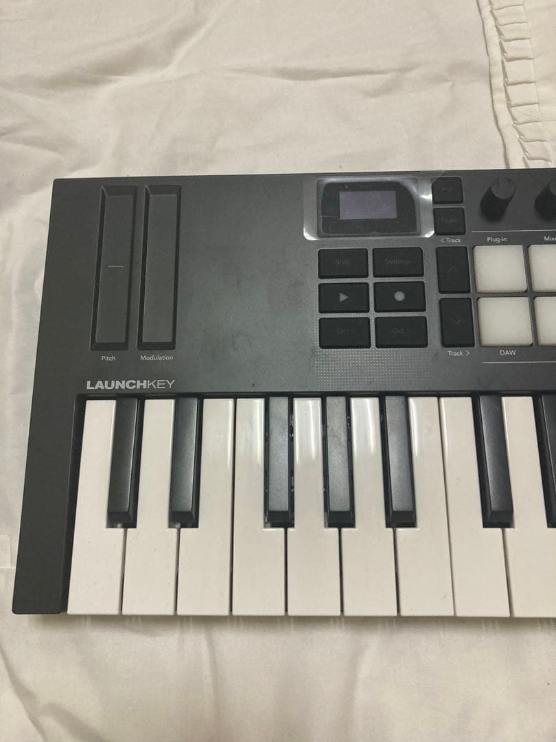 Novation Launchkey mini 37 MK4 MIDIキーボード
