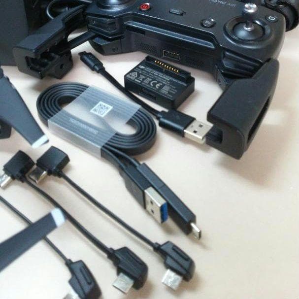 ドローン DJI MAVIC AIR （赤） 専用ケース セット