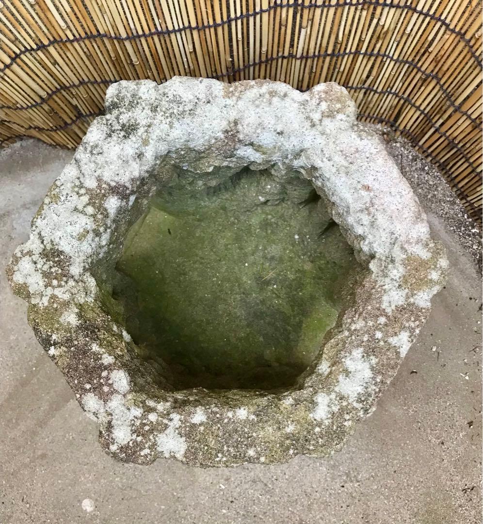 昔の石灯篭の火袋・オブジェ・露地足元照らし】オブジェ・庭石・置物