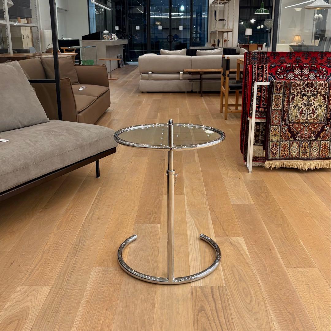 ガラスサイドテーブル　昇降式　モダン　アジャスタブルテーブル