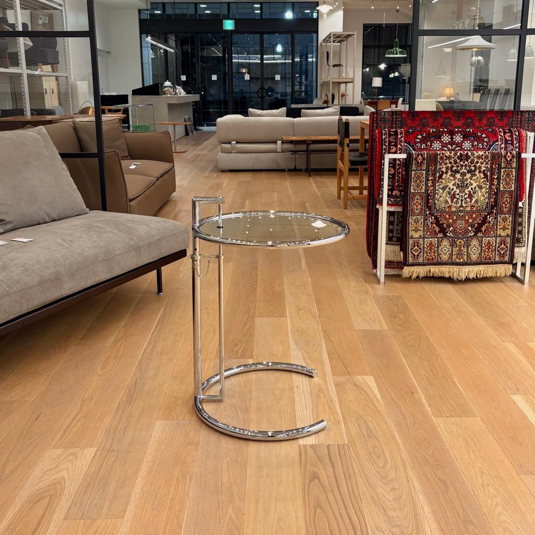 ガラスサイドテーブル　昇降式　モダン　アジャスタブルテーブル