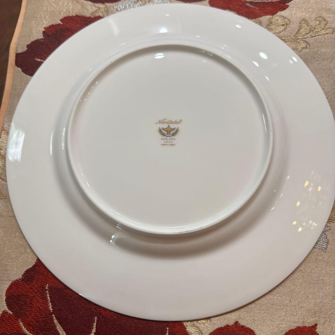 Noritake デザイン皿
