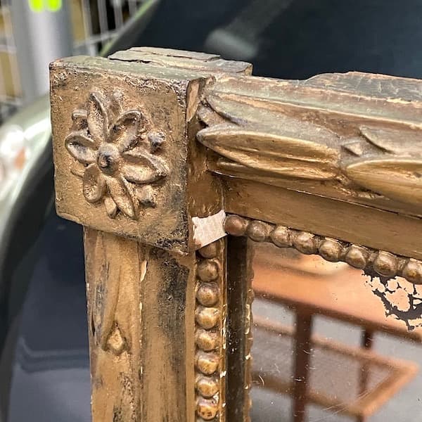 ビンテージ　ウォールミラー　壁掛け鏡　木製枠　木彫りの装飾