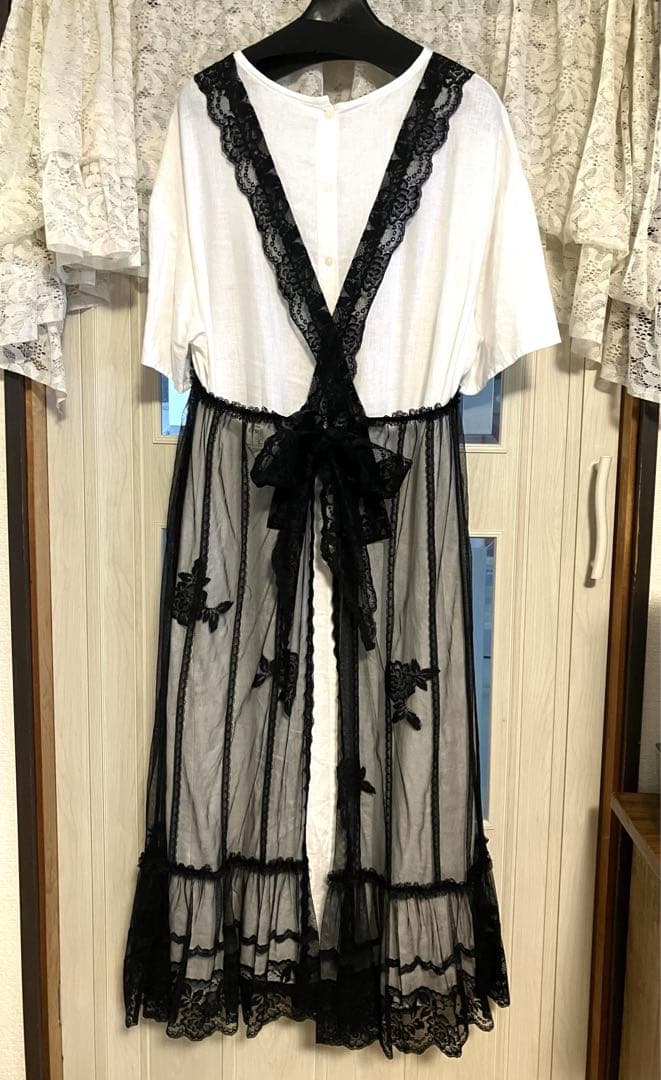さえらピアリマーマの黒レースエプロンドレス