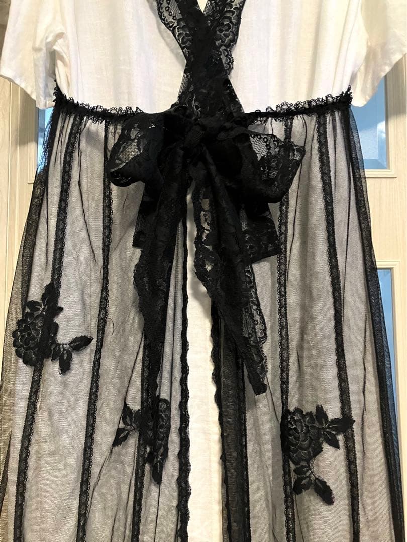 さえらピアリマーマの黒レースエプロンドレス