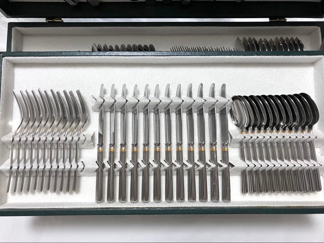 Cutipol ATENA 130piecesカトラリー クチポール