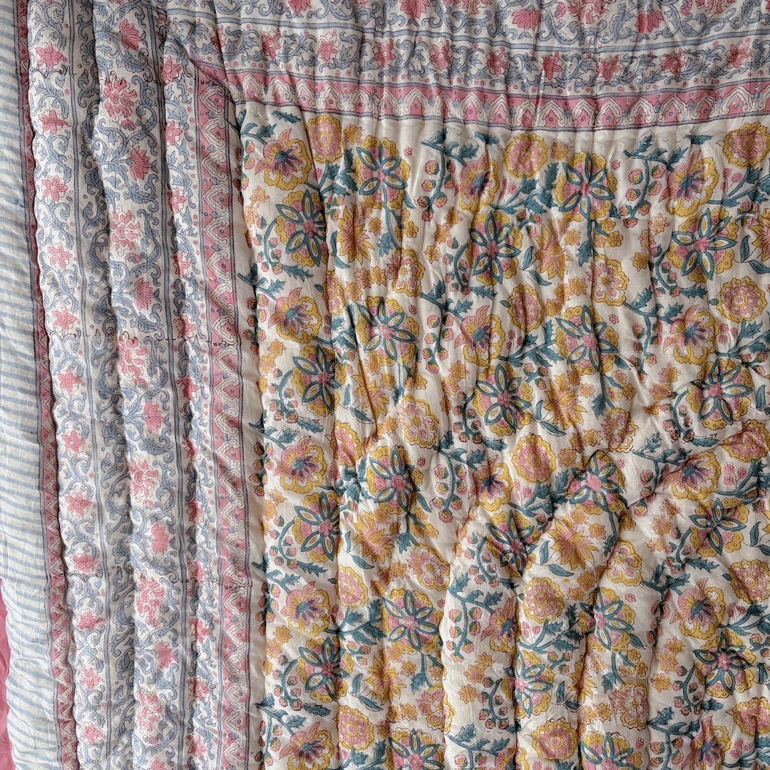 未使用※インド ブロックプリント 中綿入りキルト ベビーブルー　マルチカバーラグ