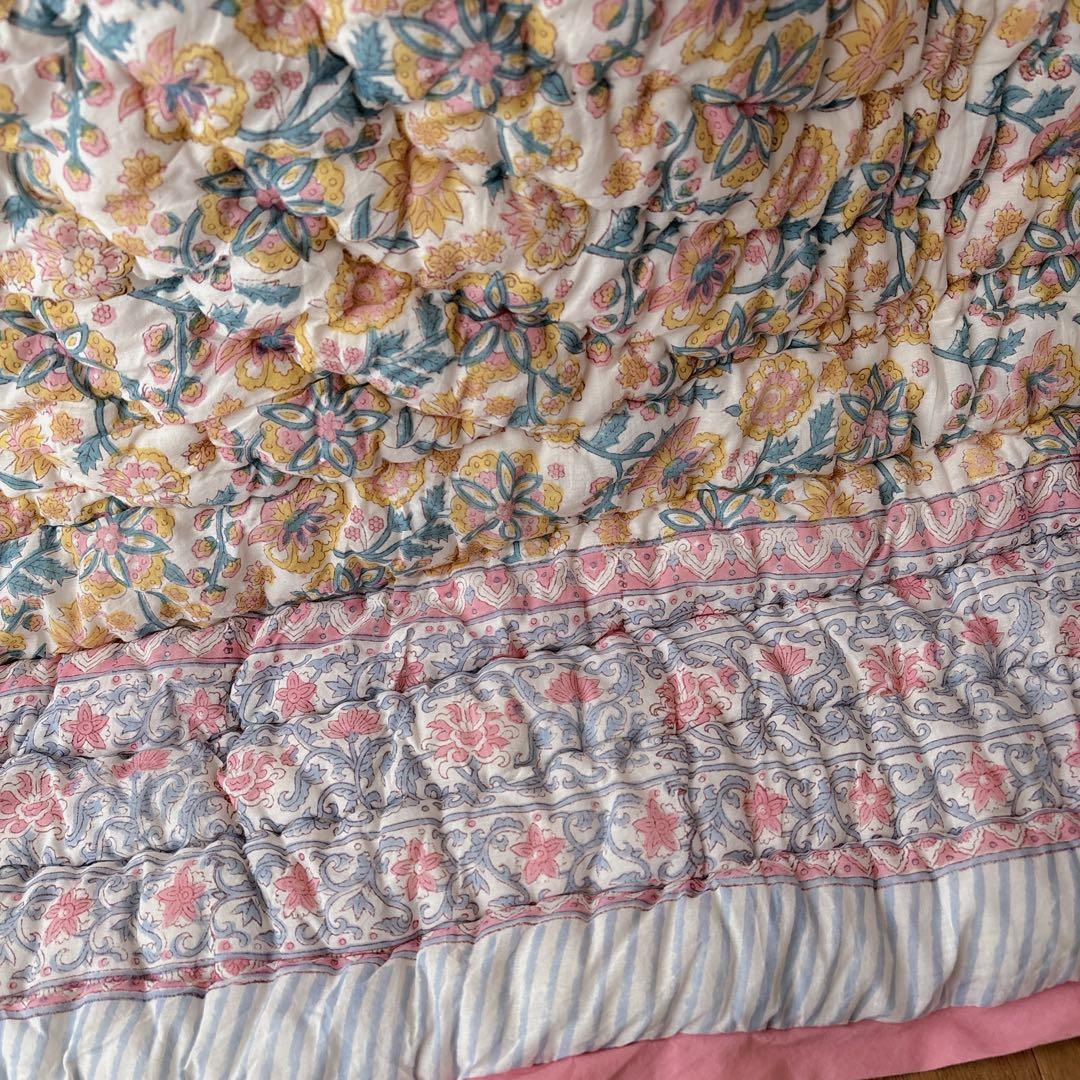 未使用※インド ブロックプリント 中綿入りキルト ベビーブルー　マルチカバーラグ