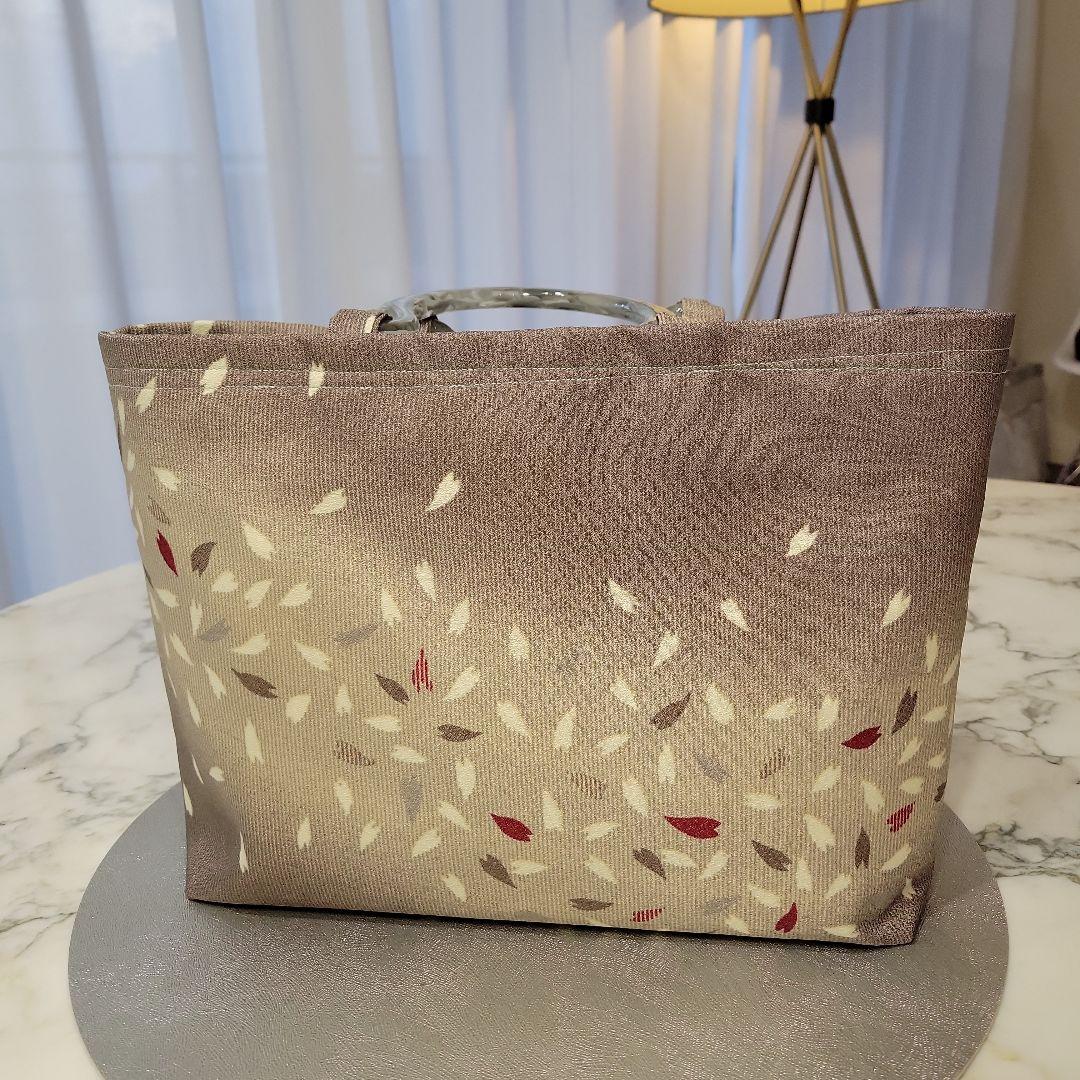 〈セール品〉小紋生地リメイク　持ち手　グレーアクリルハンドル　バッグ㊸