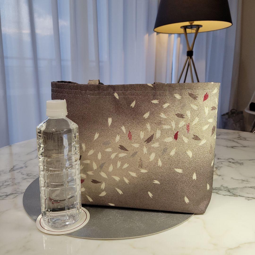 〈セール品〉小紋生地リメイク　持ち手　グレーアクリルハンドル　バッグ㊸