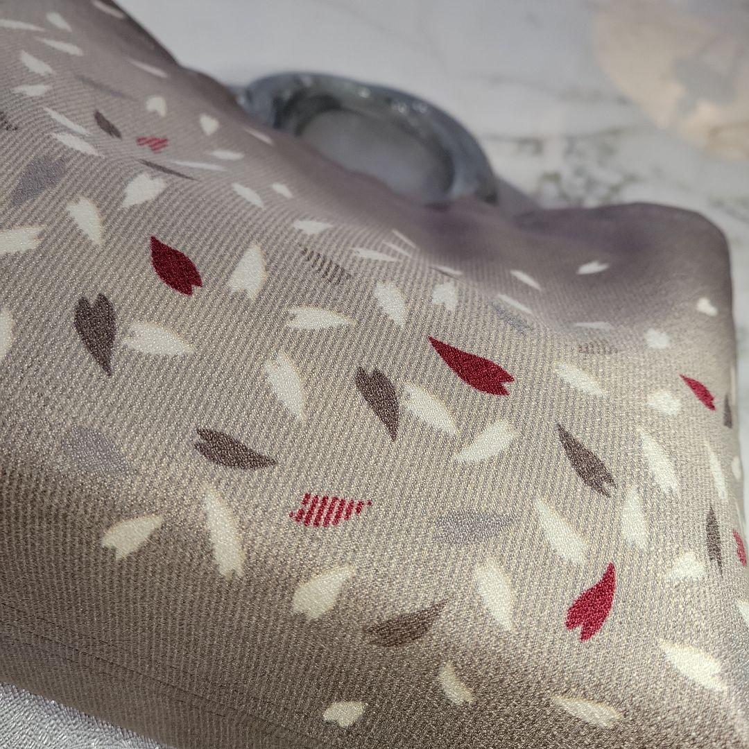 〈セール品〉小紋生地リメイク　持ち手　グレーアクリルハンドル　バッグ㊸