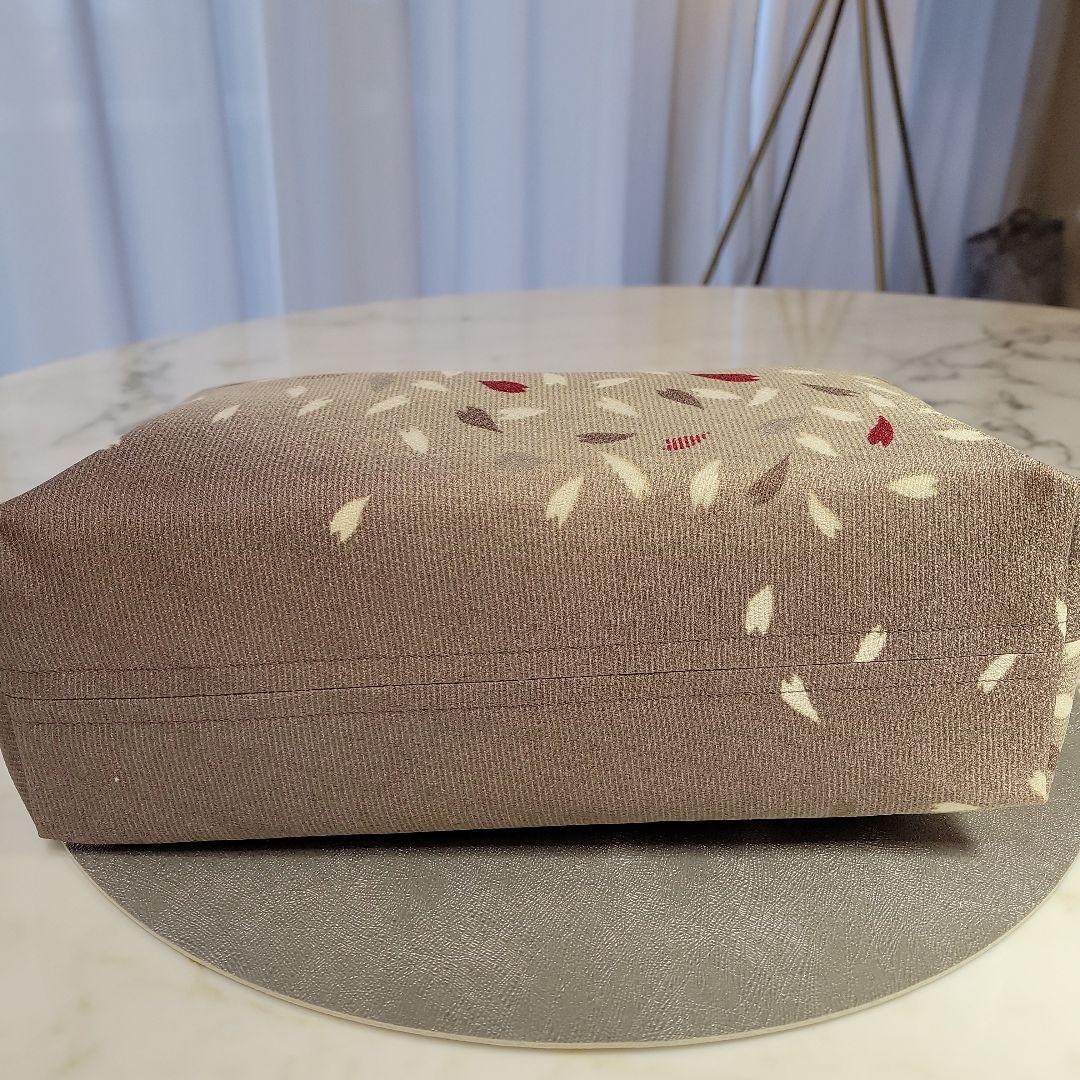 〈セール品〉小紋生地リメイク　持ち手　グレーアクリルハンドル　バッグ㊸