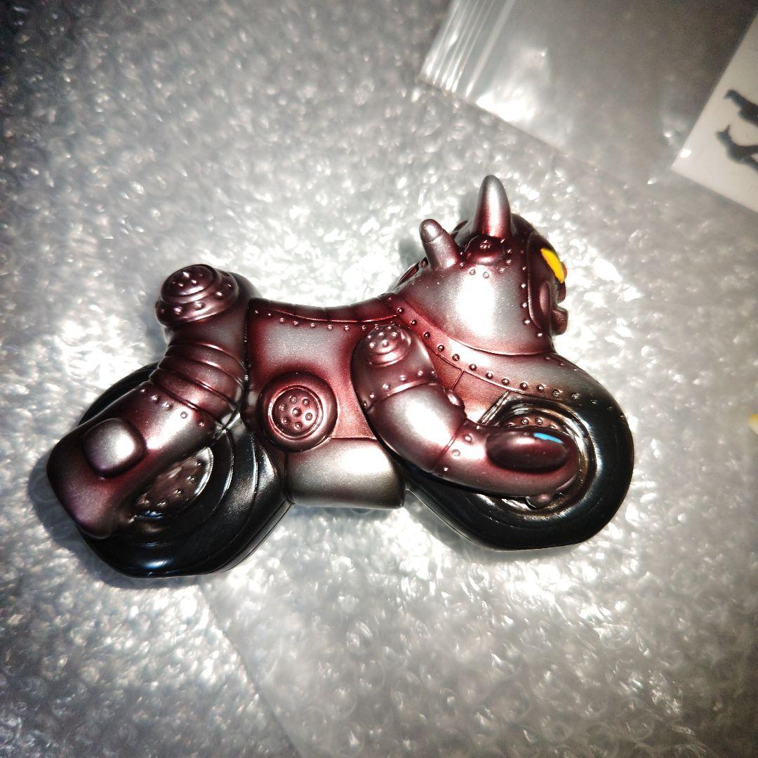 PILLS TOY　夢幻ロボット　人造人間　ソフビ　白