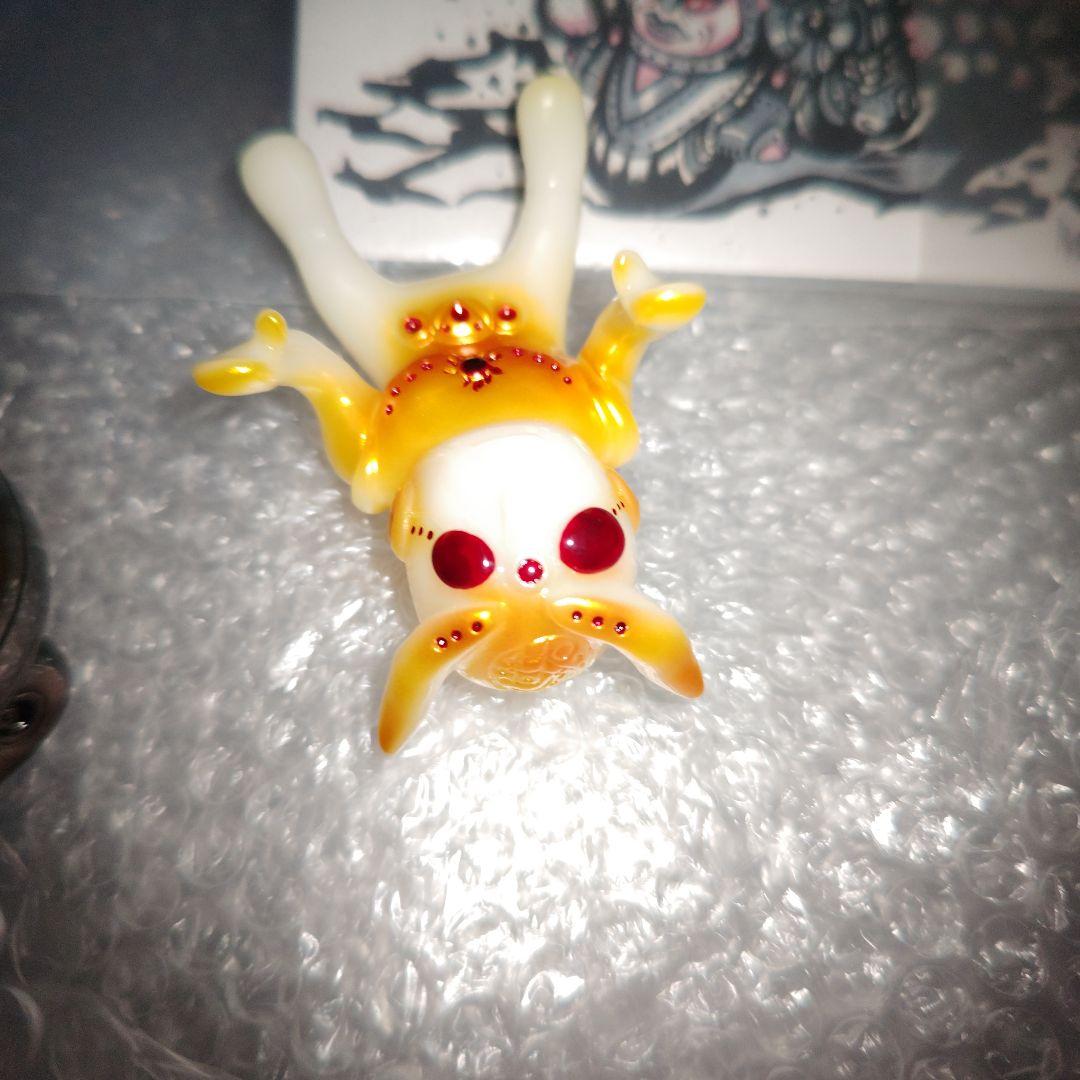 PILLS TOY　夢幻ロボット　人造人間　ソフビ　白