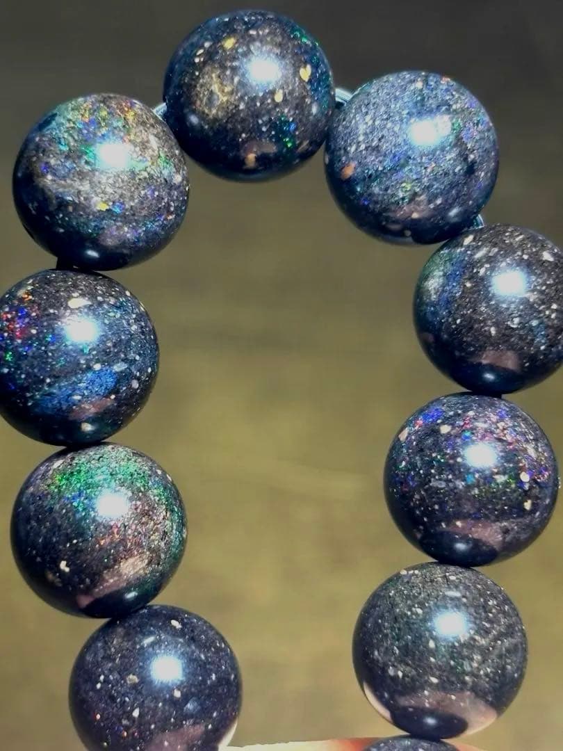 【新入荷】高品質　ブラックマトリックスオパールブレス10.2㎜（新品未使用）虹色