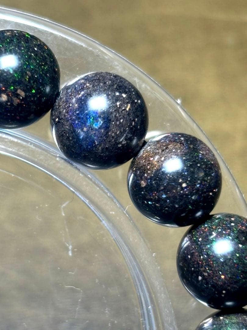 【新入荷】高品質　ブラックマトリックスオパールブレス10.2㎜（新品未使用）虹色