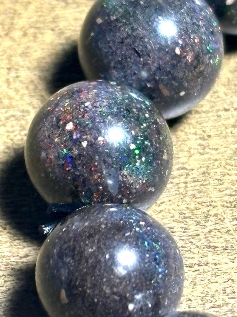 【新入荷】高品質　ブラックマトリックスオパールブレス10.2㎜（新品未使用）虹色