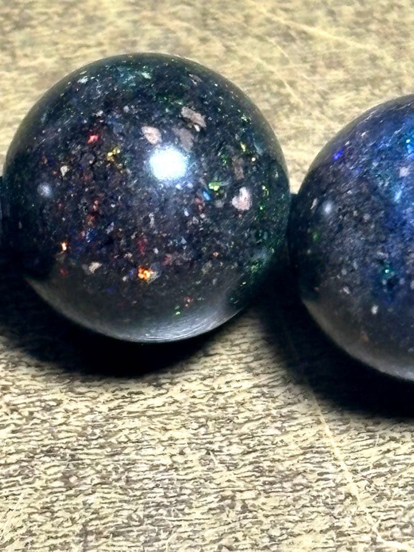 【新入荷】高品質　ブラックマトリックスオパールブレス10.2㎜（新品未使用）虹色