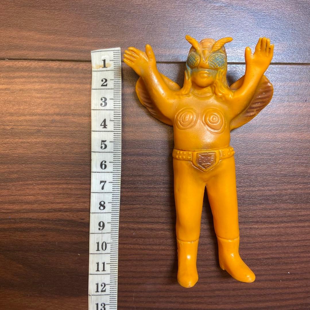 旧バンダイ 蜂女 ソフビ 当時物 5750 - メルカリ