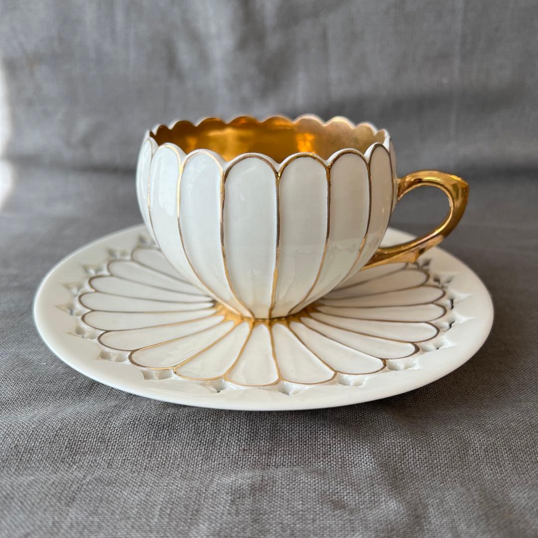伊藤剛俊 希少ホワイトandゴールド カップとお皿のセット - メルカリ