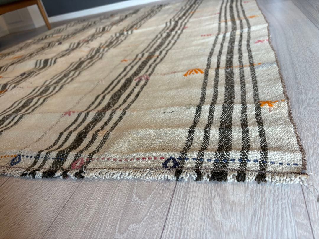 一点物ビンテージラグ・キリム（トルコ、アナトリア）167 x 189cm