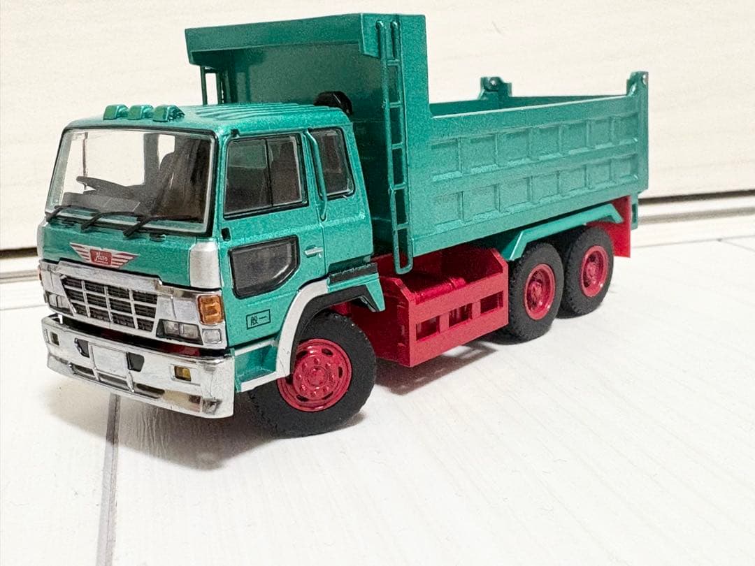 《新品箱付》1:64 HINO ダンプ　トラック　ミニカー