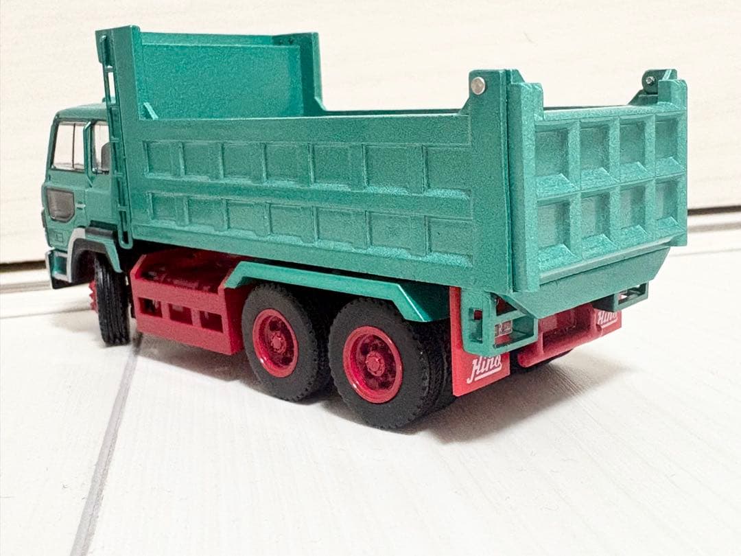 《新品箱付》1:64 HINO ダンプ　トラック　ミニカー