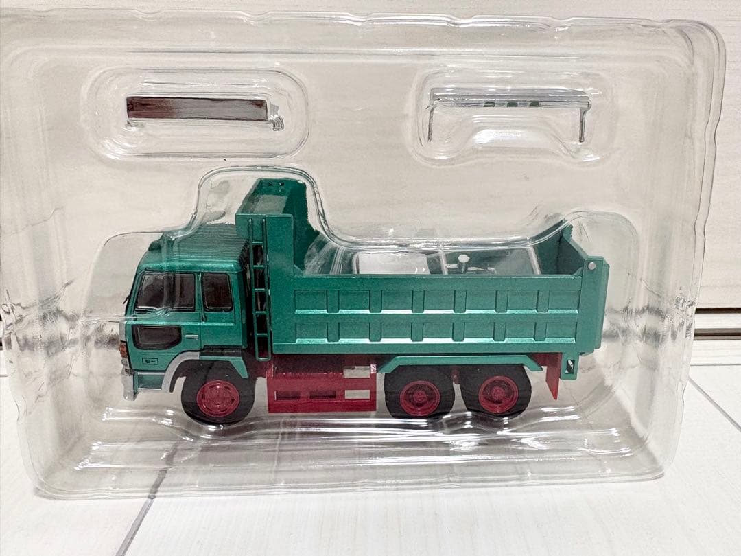 《新品箱付》1:64 HINO ダンプ　トラック　ミニカー
