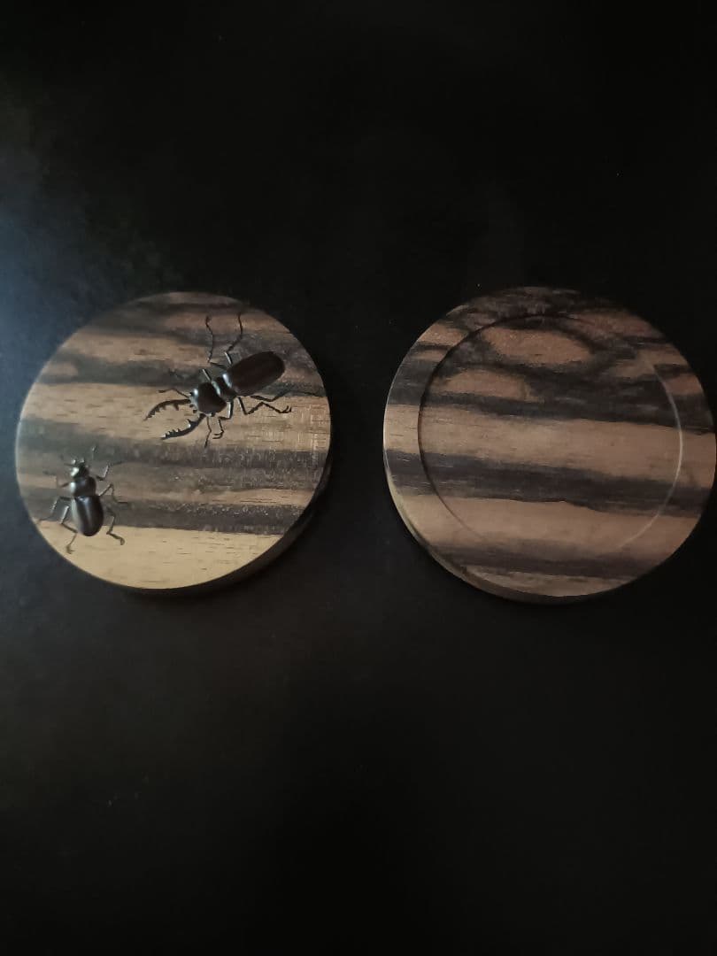佐々木省庵作品 黒柿材　本クワガタ雄雌漆絵 蓋物